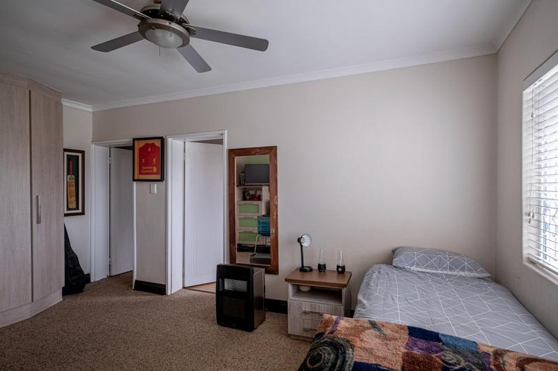 5 Bedroom Property for Sale in Linkside Eastern Cape